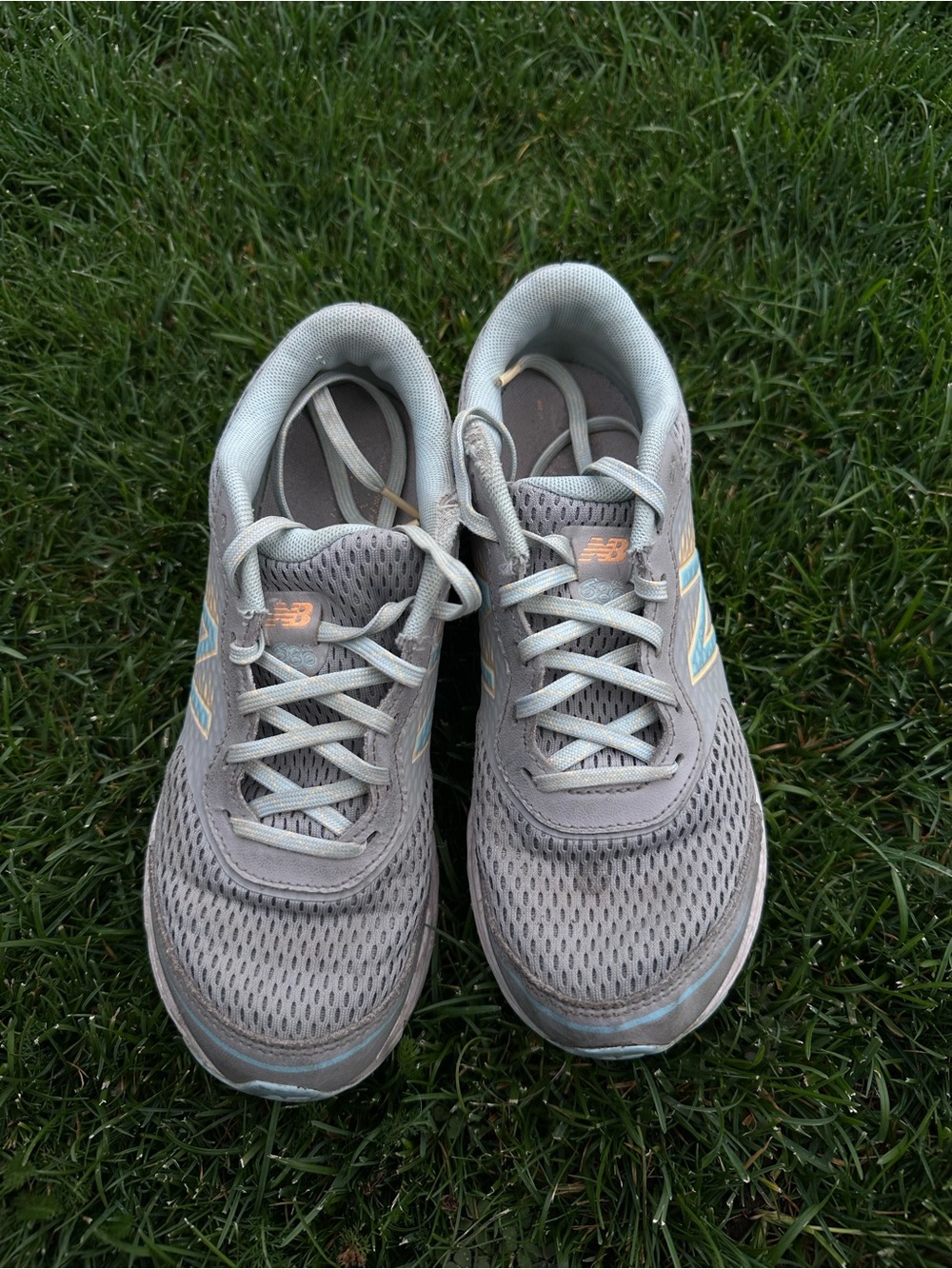 New Balance 680v6 youth shoe